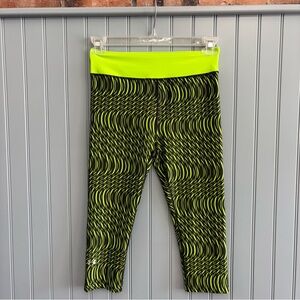 UA Neon Green and Black Capri Compression Leggging Size Medium